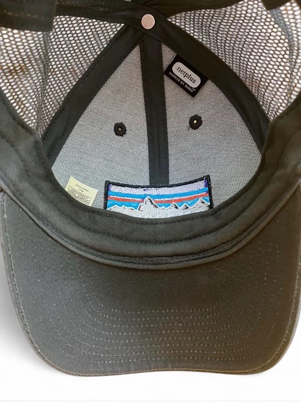 Patagonia P-6 Logo Fitz Roy Trucker Hat Dark Gray Mesh Snapback Cap